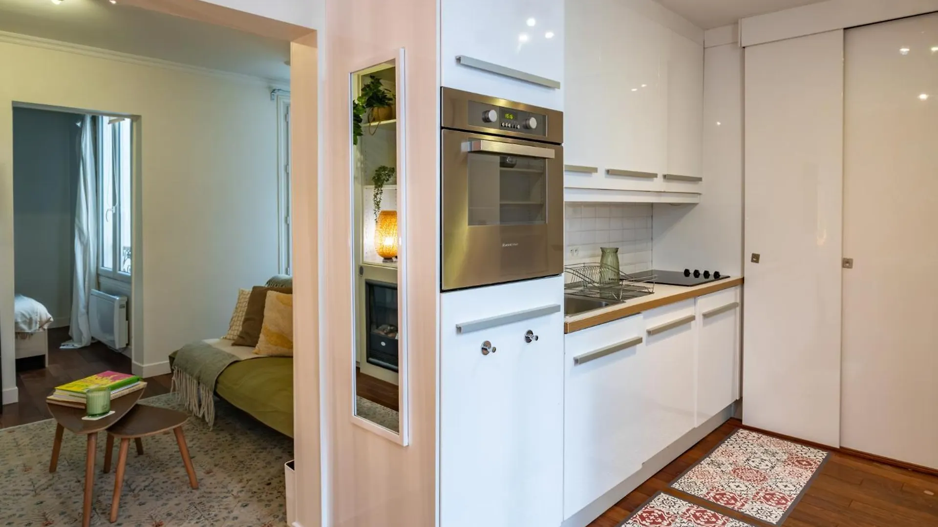 Apartment Charming In Heart Of