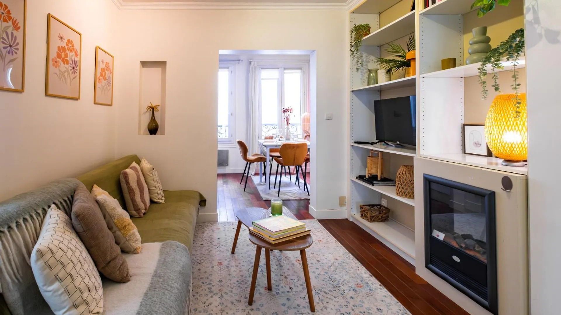 Apartment Charming In Heart Of