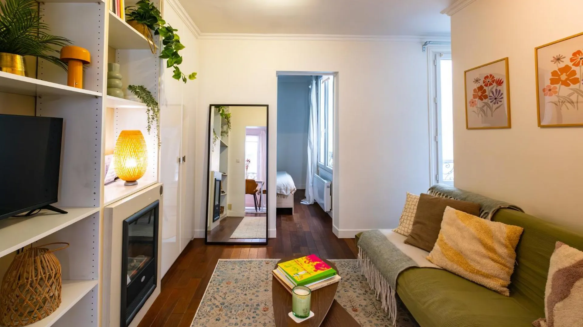 Apartment Charming In Heart Of Paris